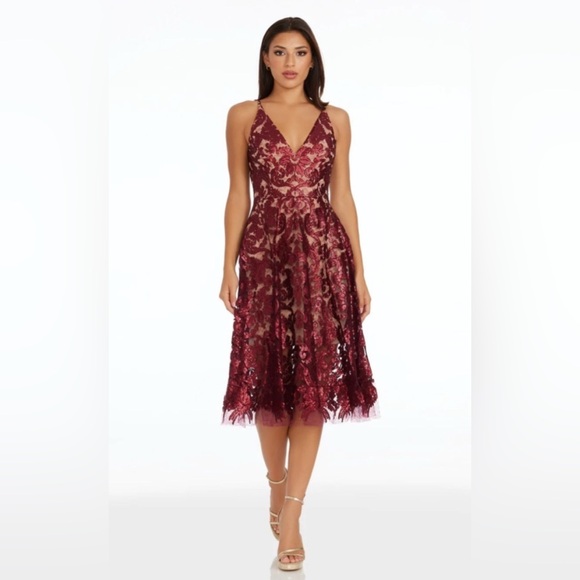 Dress the Population Dresses & Skirts - Dress the Population Burgundy Lace Maxi Dress